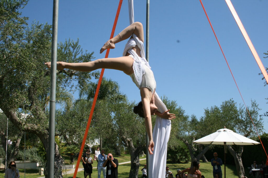 Open Circus Puglia: animazione, eventi e spettacoli unici in Puglia e oltre! Offriamo animazione per bambini e adulti, noleggio scivoli gonfiabili, animazione turistica, spettacoli con artisti di alto livello e feste a tema per ogni occasione. Operiamo a Lecce, Brindisi, Taranto e in tutta Italia. Contattaci per creare eventi indimenticabili!