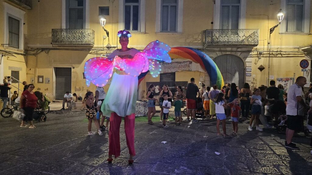 La Trampoliera Bollicina
Spettacoli per matrimonio di artisti di strada con una coppia di trampolieri capaci di trasformare il tuo evento in un momento ricco di magia e fascino.
Lo spettacolo dei trampolieri è ideale per un'accoglienza sposi al ristorante. 
Open Circus Puglia organizza l'animazione del ricevimento di nozze ma anche ogni momento del matrimonio ed è disponibile per e venti in tutta la Puglia, Basilicata e Calabria .