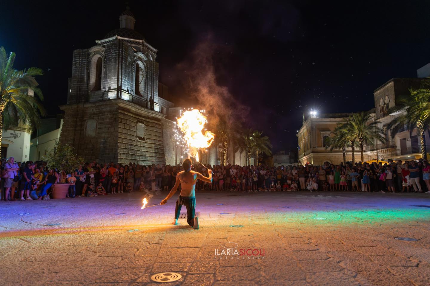 Namas Spettacolo con il Fuoco ed Effetti Scenici